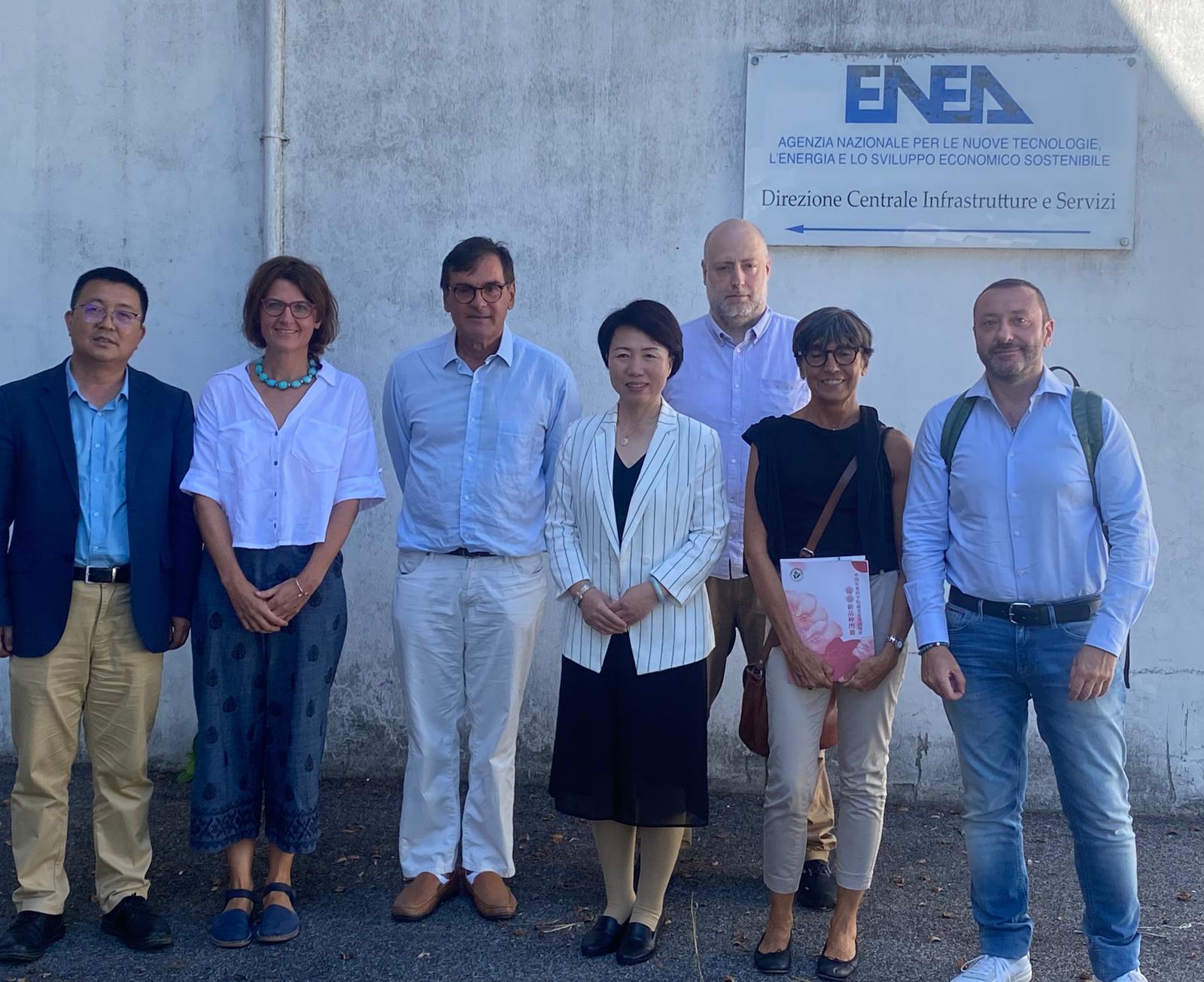 Selene Baschieri, project coordinator, with Prof. Z. Kou and Prof. L.Wanglh from IVF-CAAS